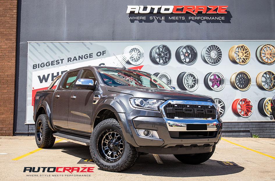 FORD RANGER CRUSH GLOSS BLACK DOUBLE DARK TINT